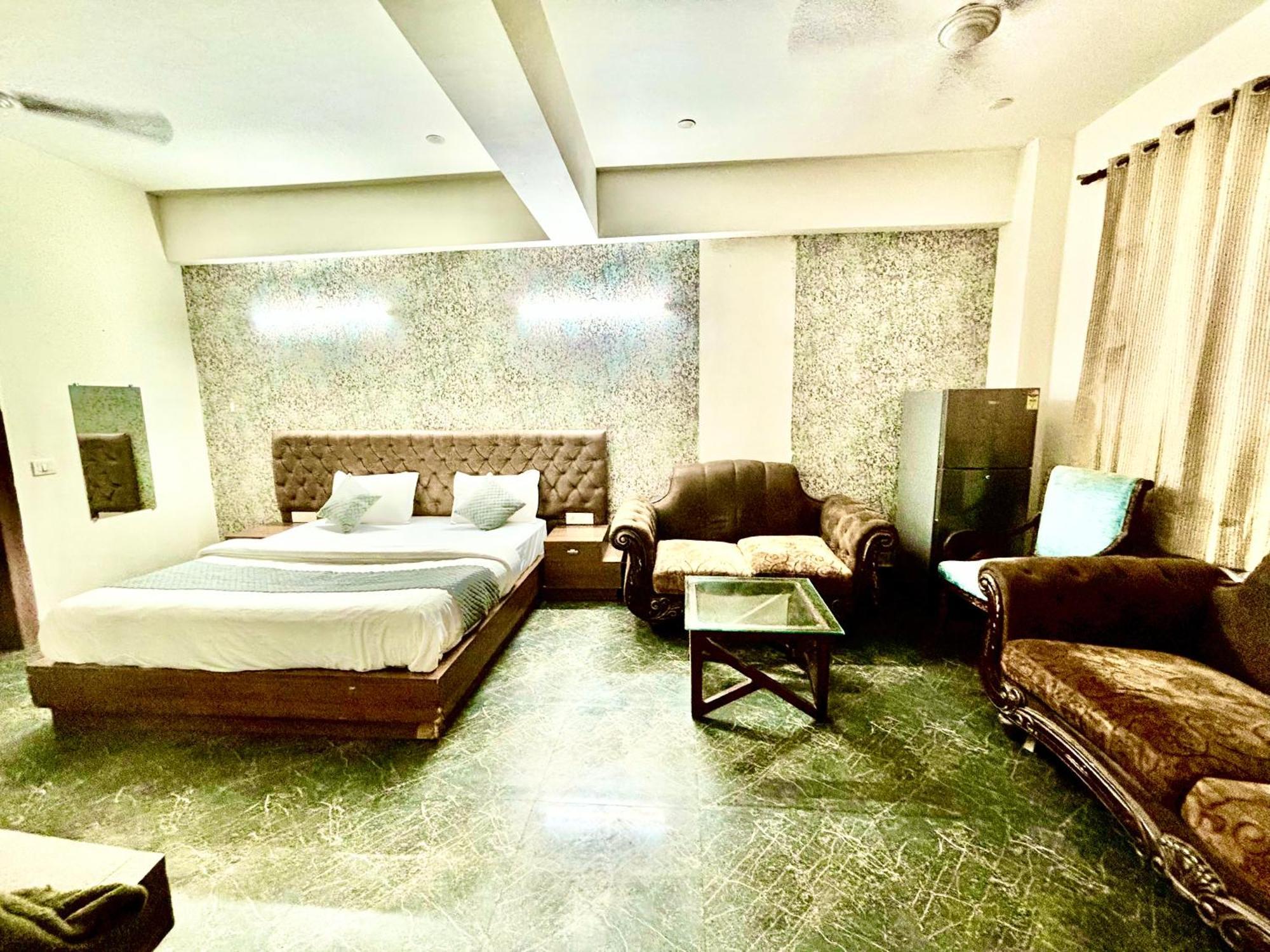 Hotel Pushpanjali นิวเดลี ภายนอก รูปภาพ
