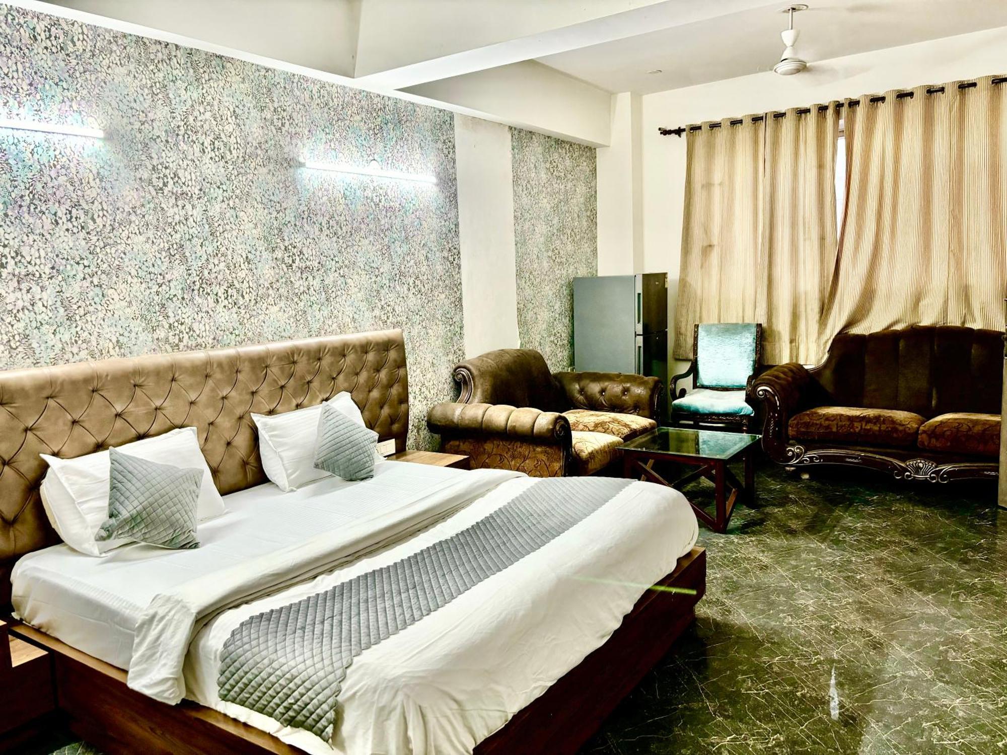 Hotel Pushpanjali นิวเดลี ภายนอก รูปภาพ
