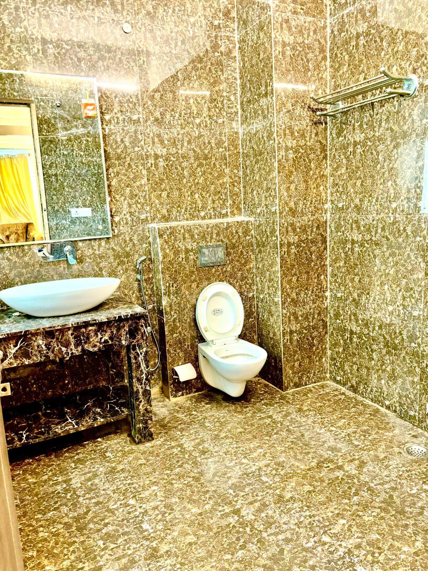Hotel Pushpanjali นิวเดลี ภายนอก รูปภาพ
